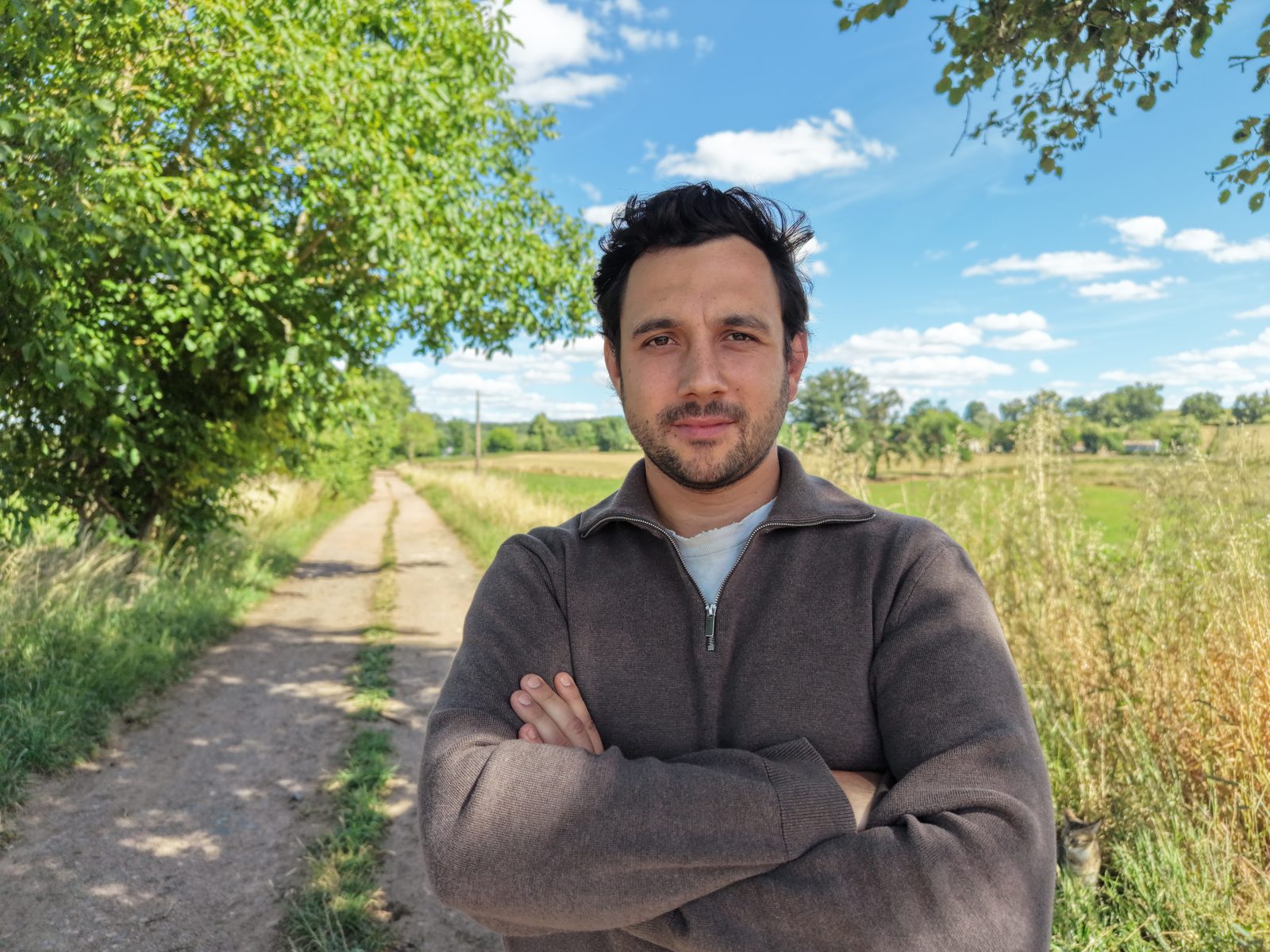 Sacha Buonomo, gérant de Renaud & Fils, sur le terrain dans l'Allier