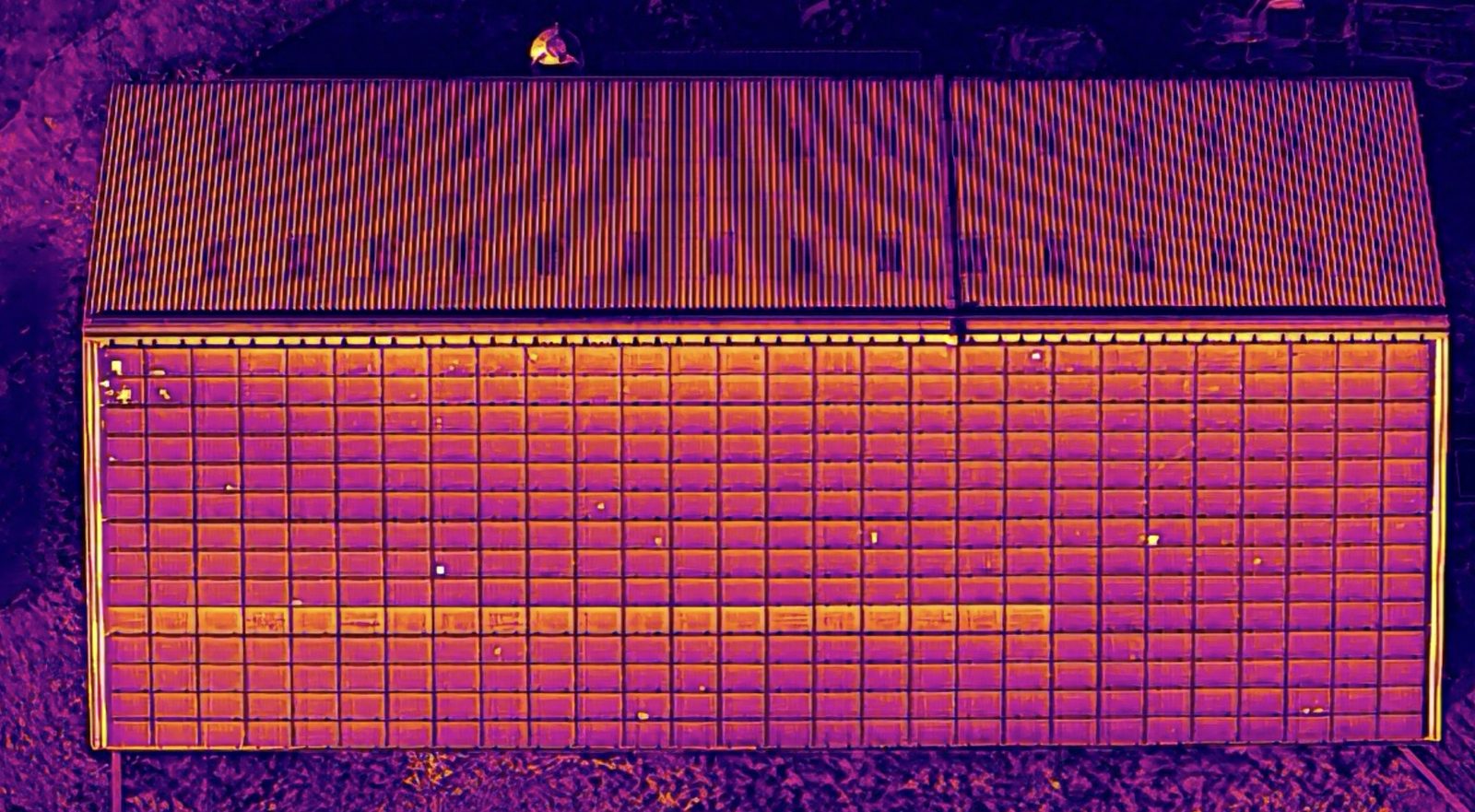 Image thermique par drone de la grande toiture photovoltaïque de Saint-Pourçain-sur-Besbre
